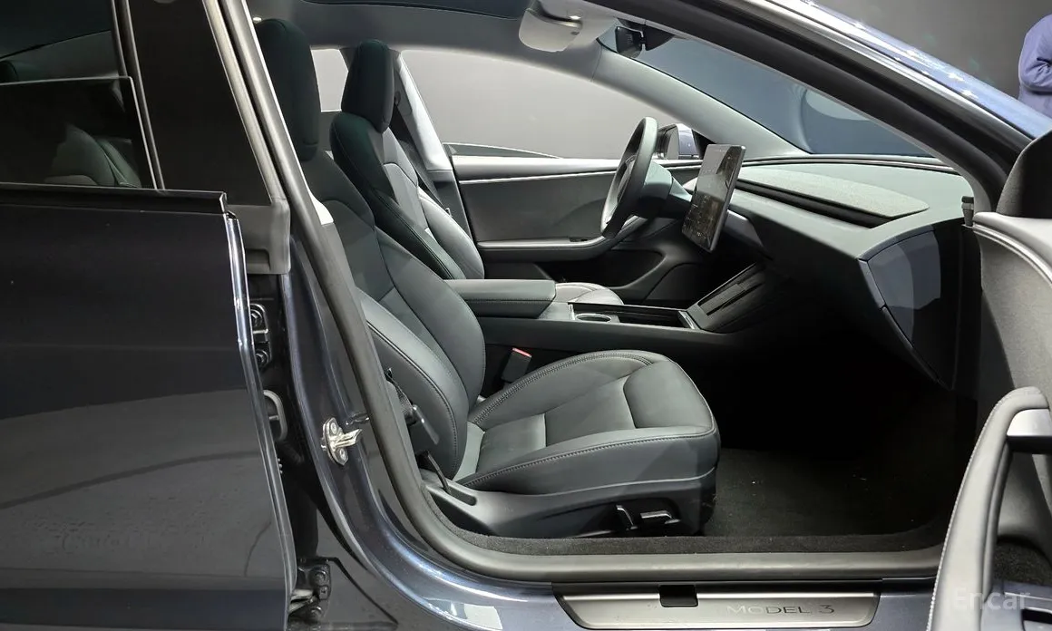 Фото 10 - Tesla Model 3