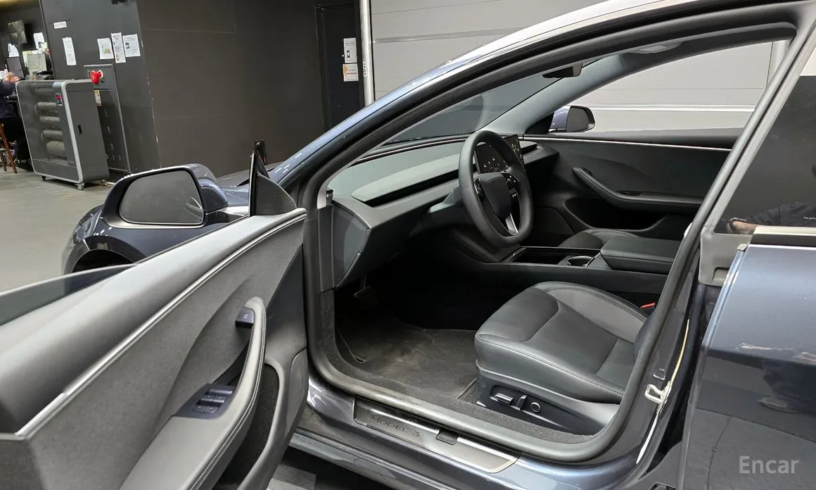 Фото 11 - Tesla Model 3