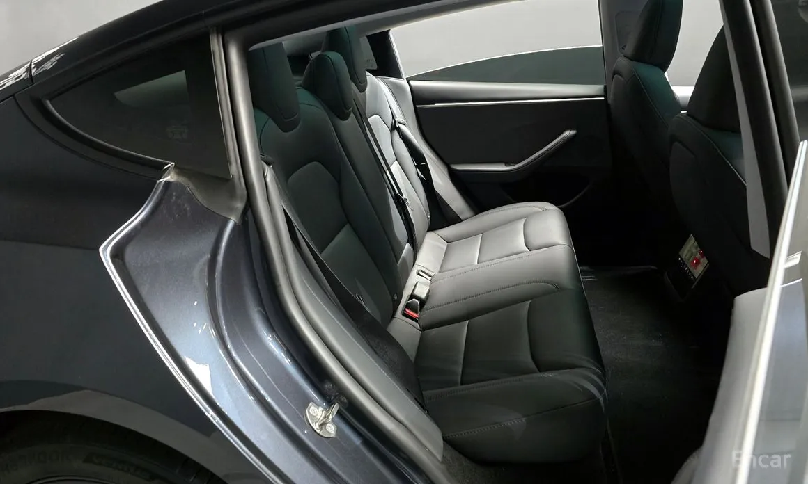 Фото 12 - Tesla Model 3