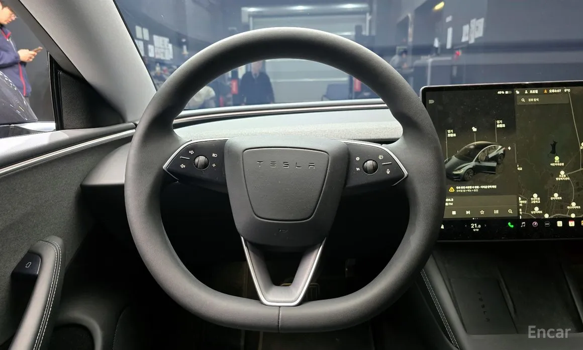 Фото 14 - Tesla Model 3