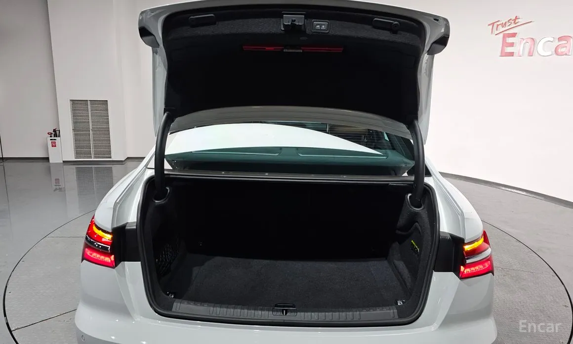 Фото 20 - Audi A6