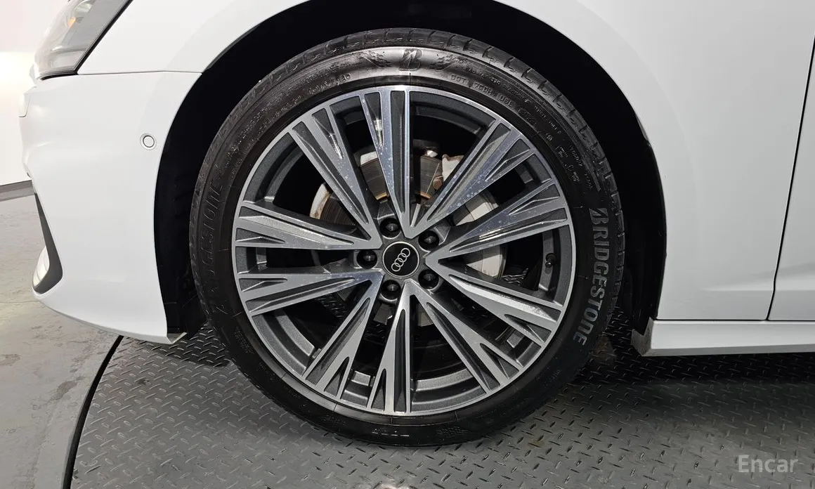 Фото 5 - Audi A6