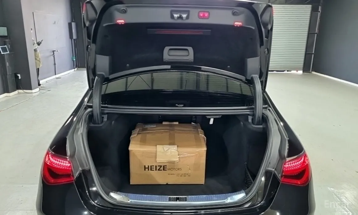 Фото 18 - Mercedes-Benz S-Class