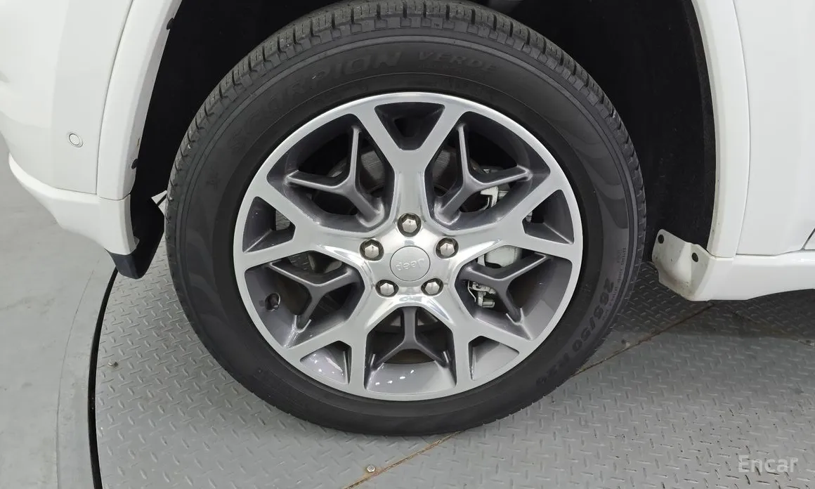 Фото 5 - Jeep Cherokee