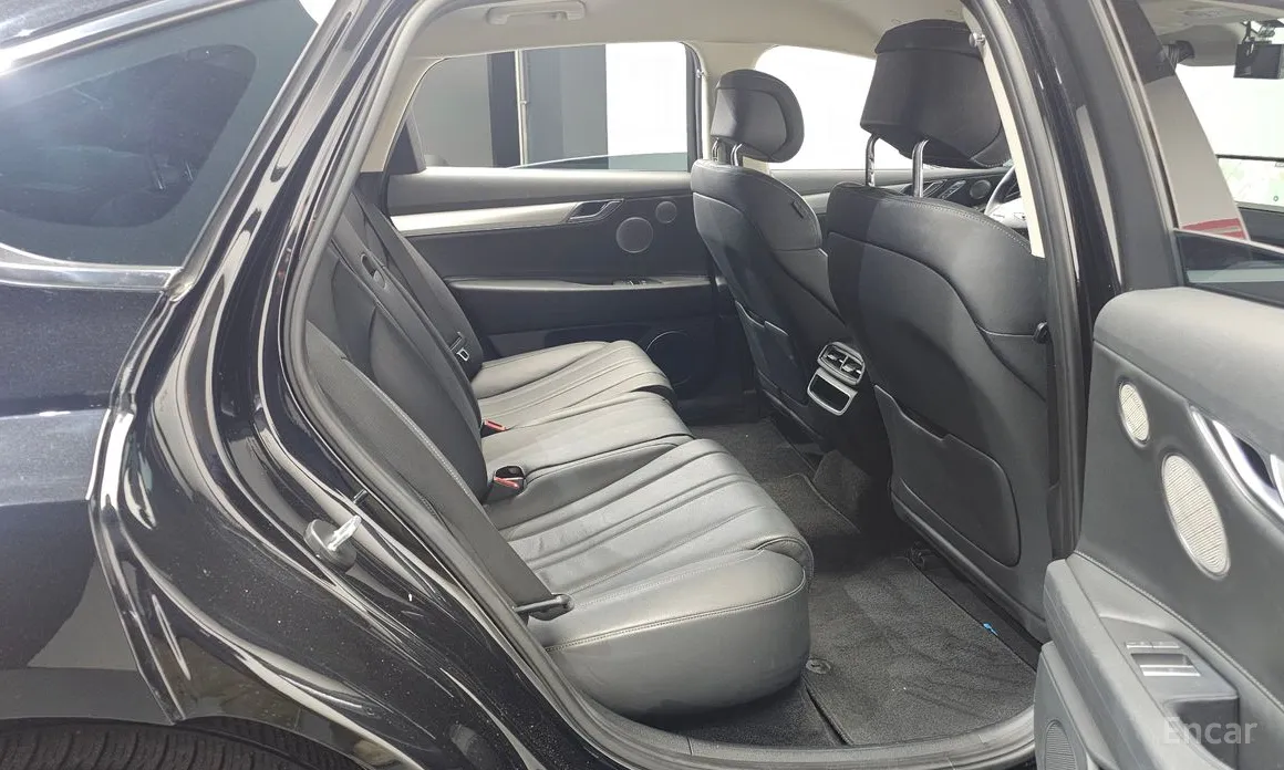 Фото 12 - Genesis G80