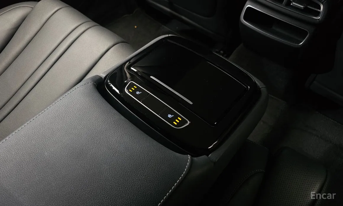 Фото 19 - Genesis G80