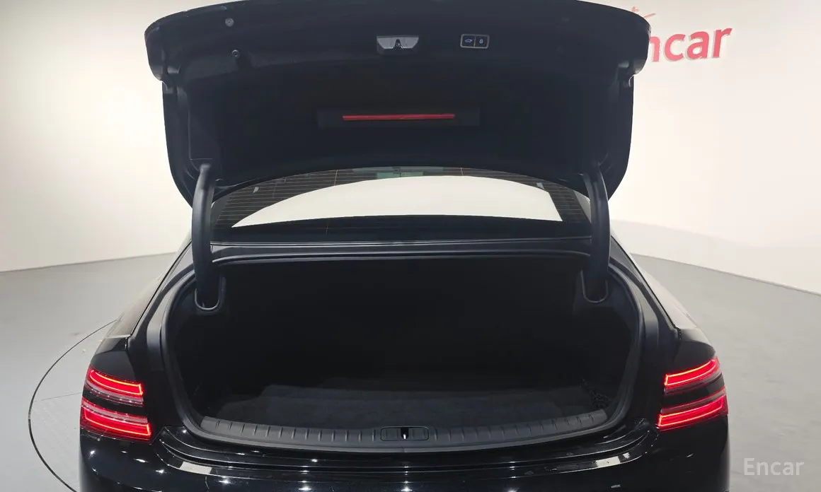 Фото 20 - Genesis G80