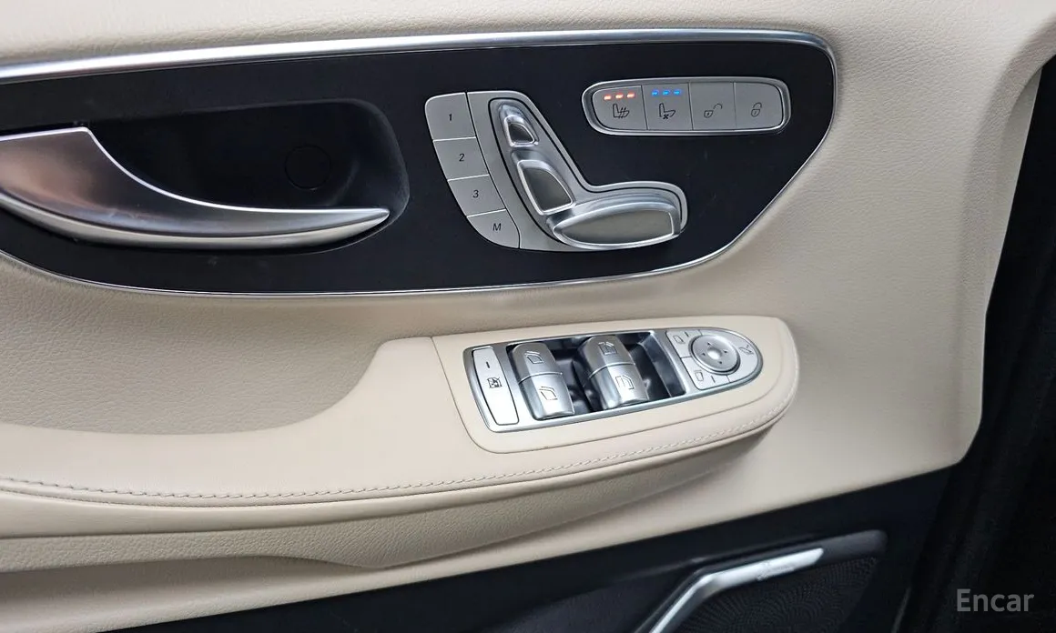 Фото 17 - Mercedes-Benz V-Class