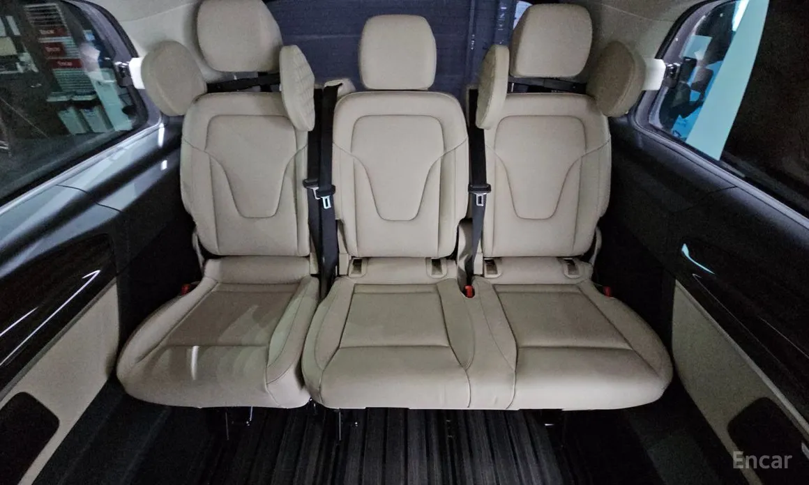 Фото 19 - Mercedes-Benz V-Class