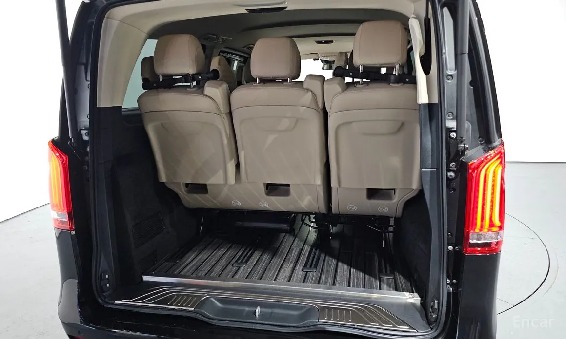 Фото 20 - Mercedes-Benz V-Class