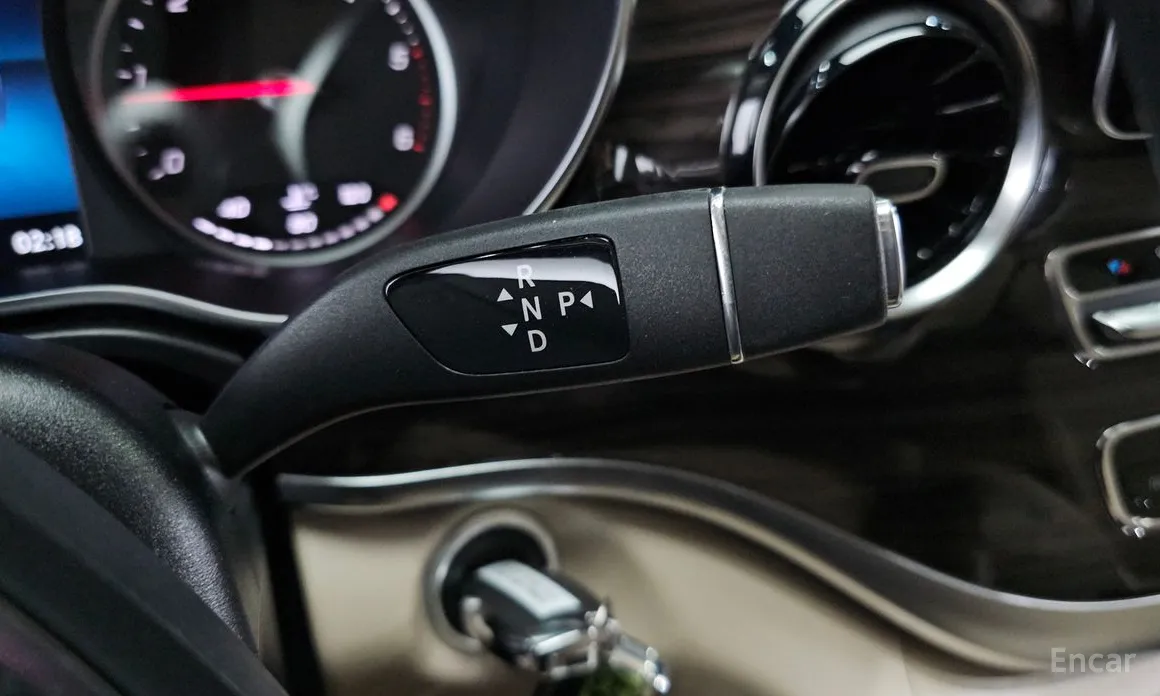 Фото 9 - Mercedes-Benz V-Class