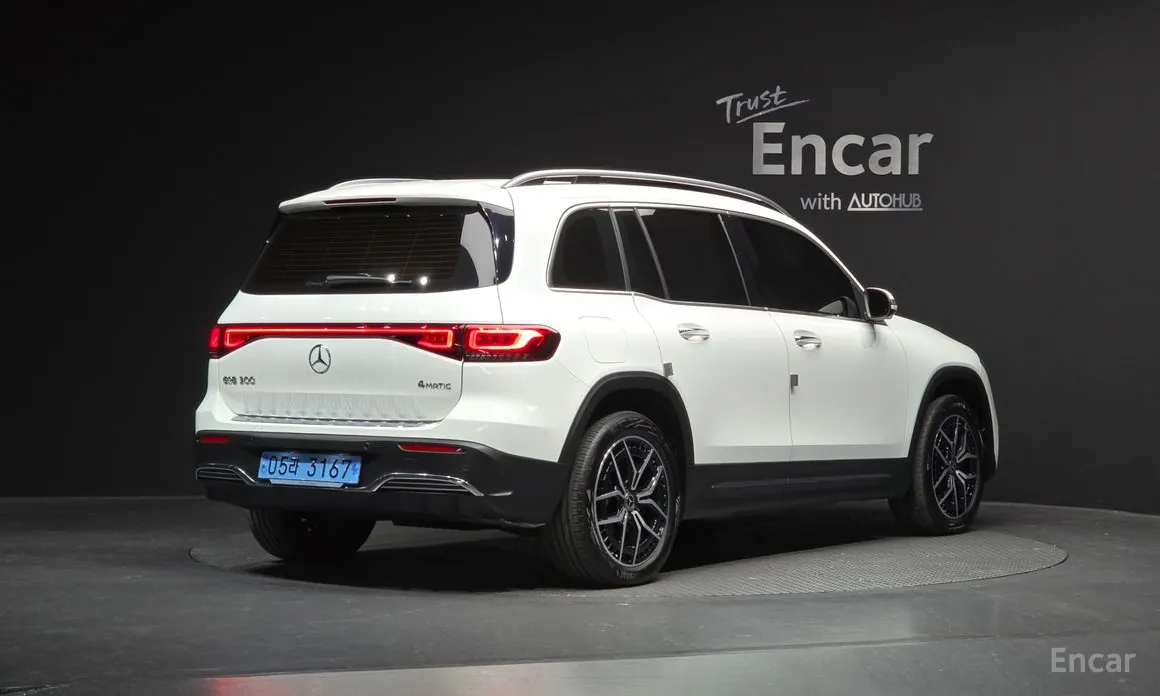 Фото 2 - Mercedes-Benz EQB