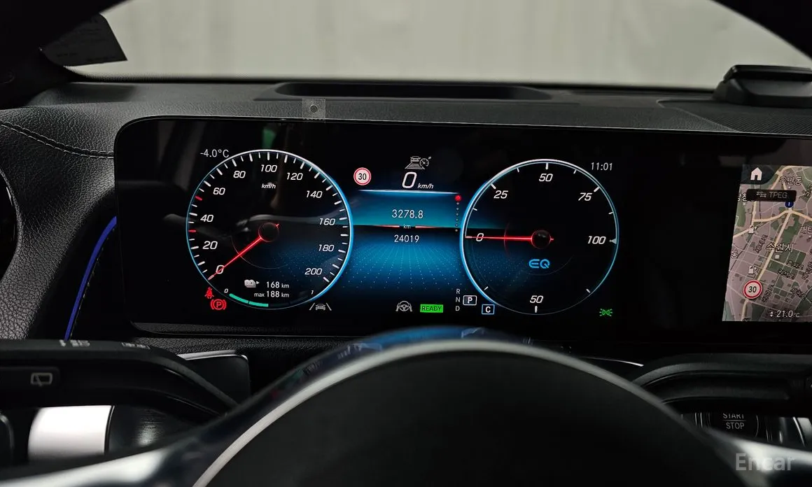 Фото 8 - Mercedes-Benz EQB