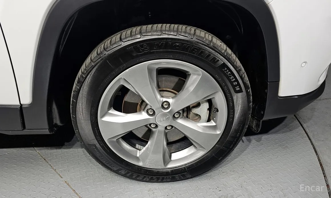 Фото 5 - Jeep Cherokee