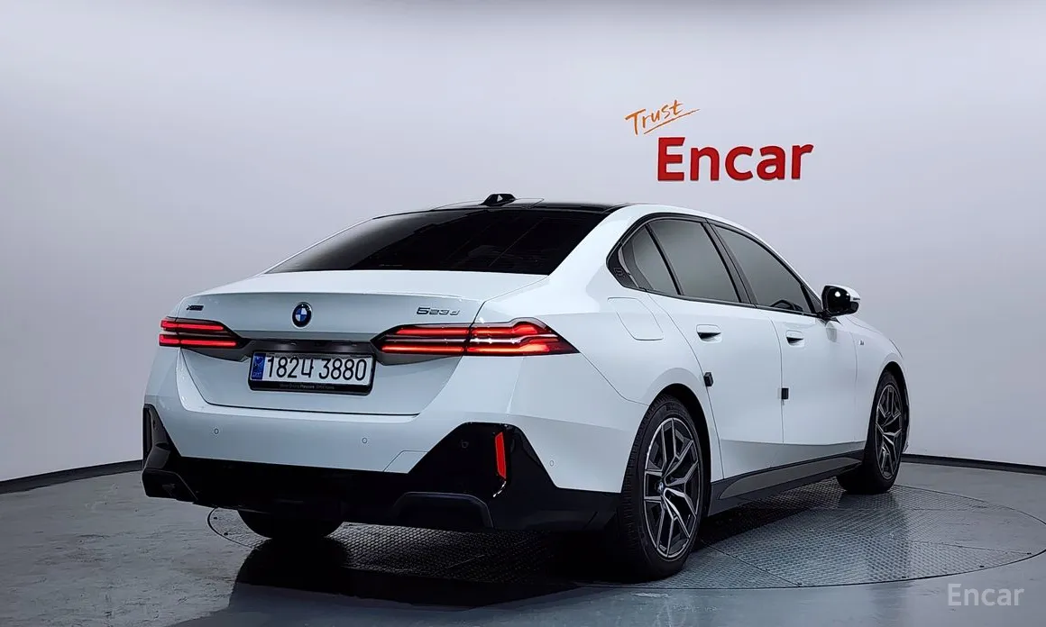 Фото 2 - BMW 5 Series