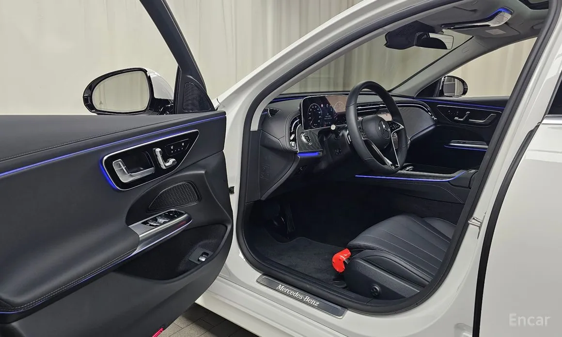 Фото 10 - Mercedes-Benz E-Class