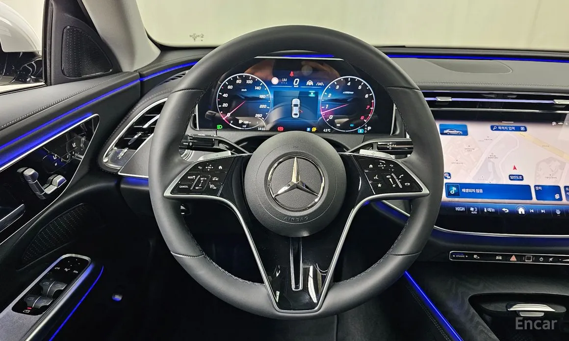 Фото 13 - Mercedes-Benz E-Class