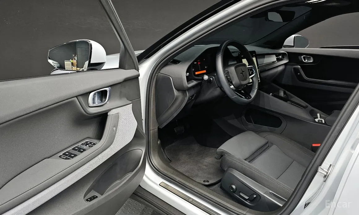 Фото 11 - Polestar 2