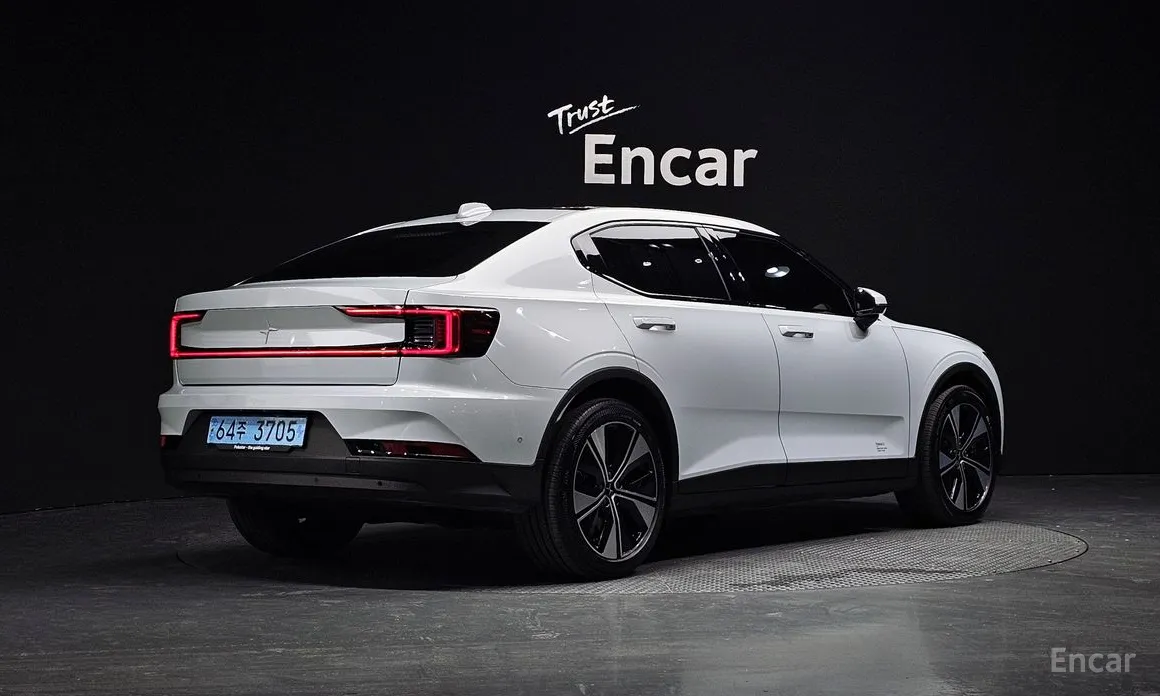Фото 2 - Polestar 2