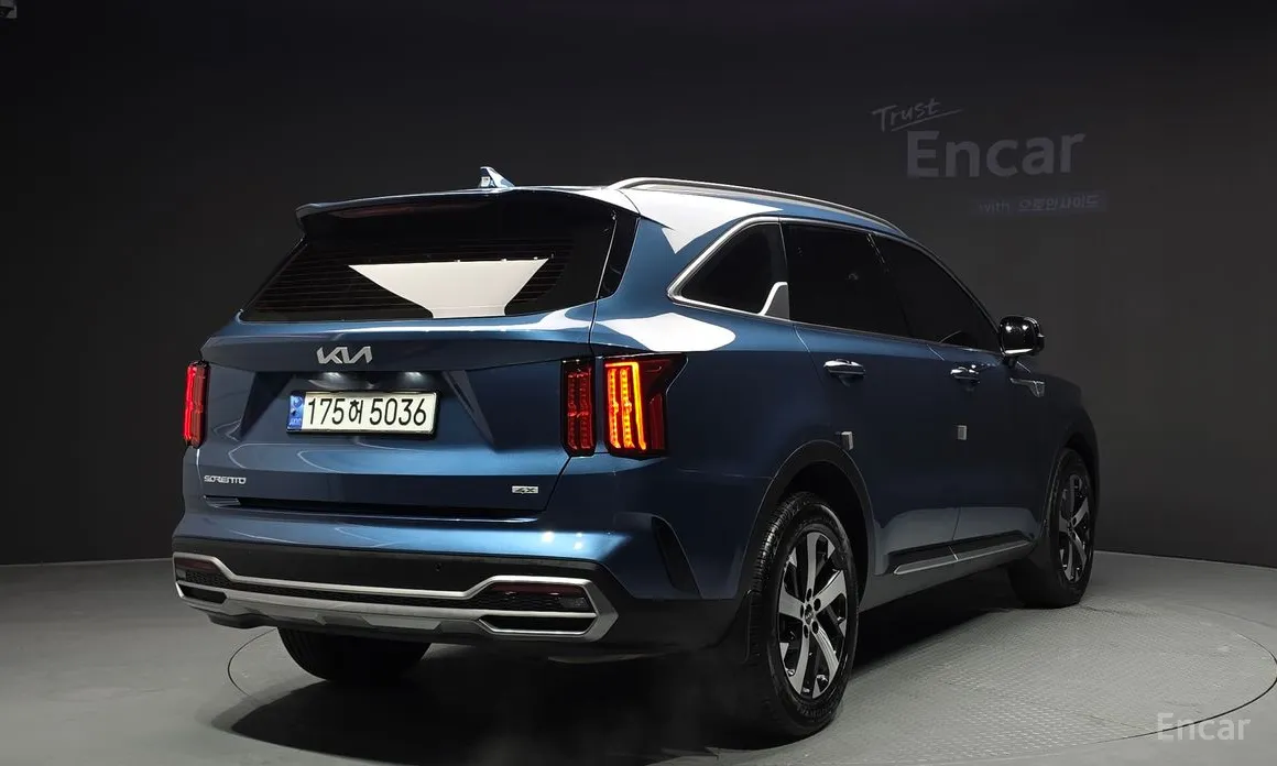 Фото 2 - Kia Sorento