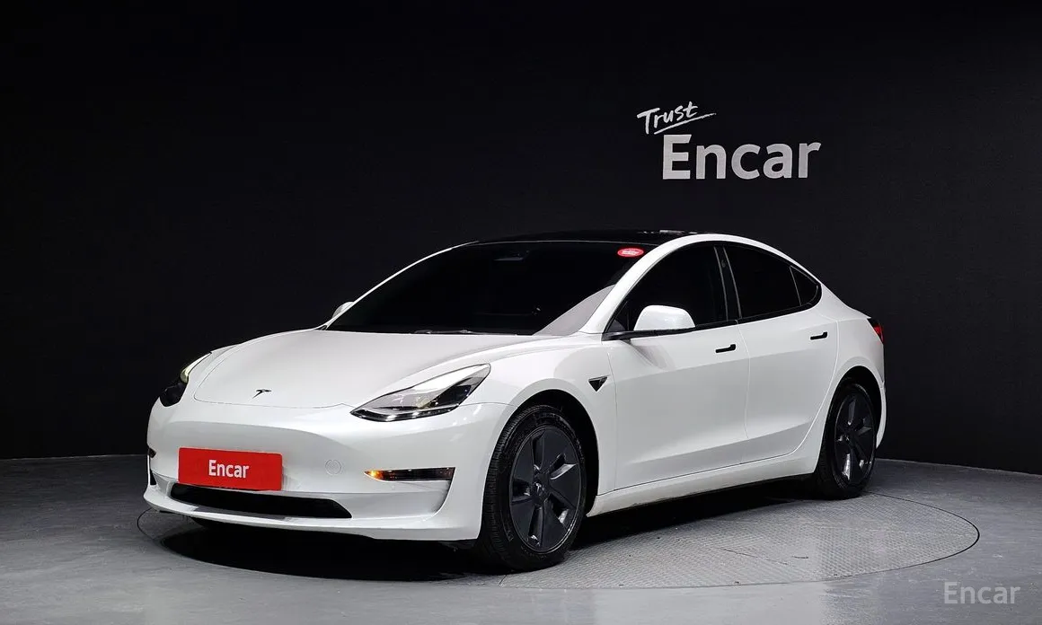 Фото 1 - Tesla Model 3