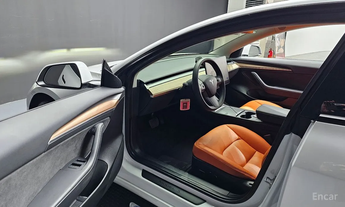 Фото 10 - Tesla Model 3