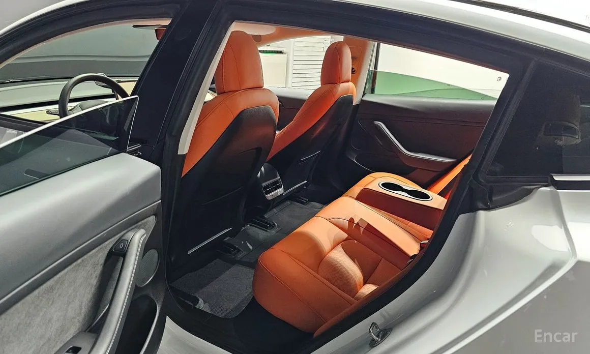 Фото 12 - Tesla Model 3