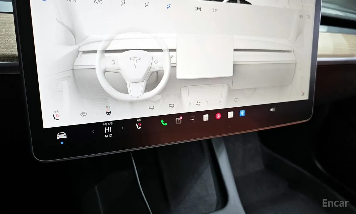 Фото 14 - Tesla Model 3