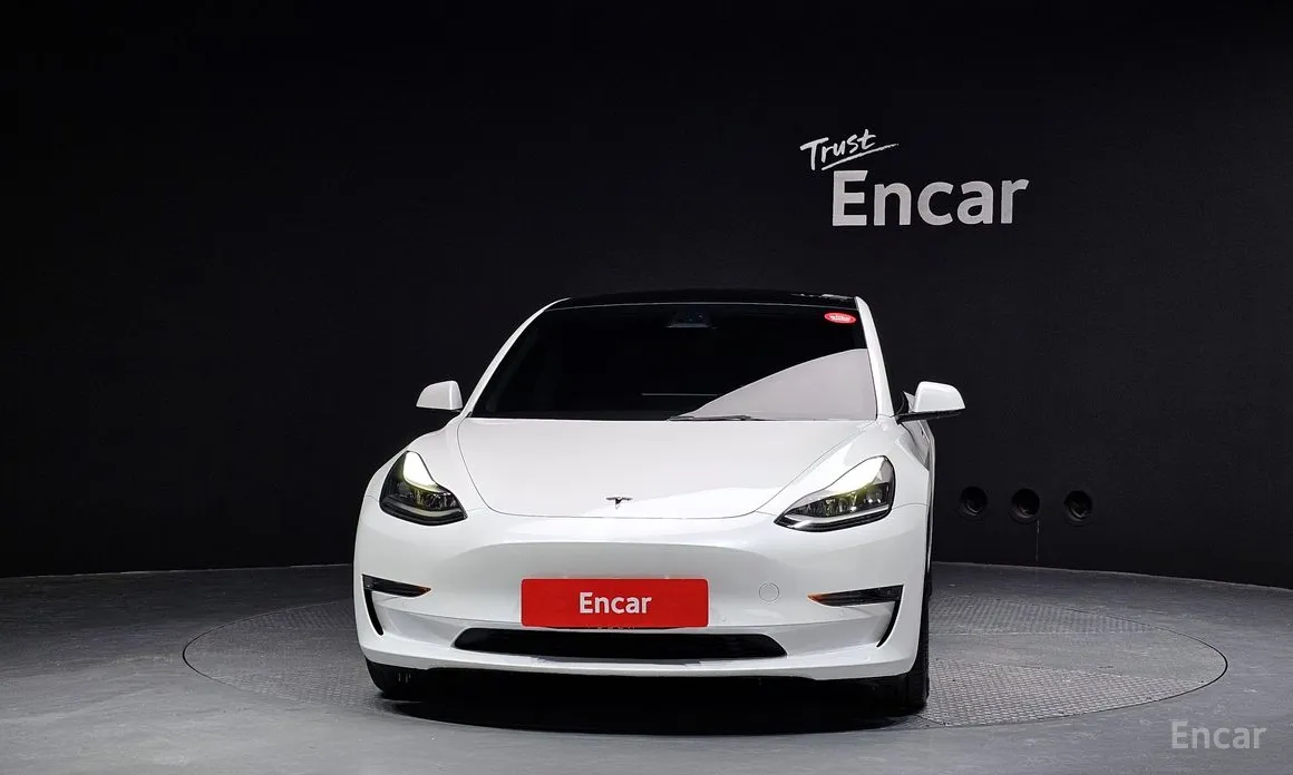 Фото 3 - Tesla Model 3