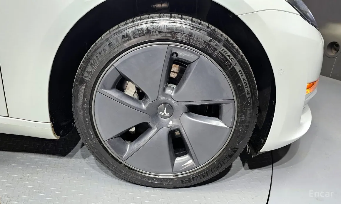 Фото 5 - Tesla Model 3