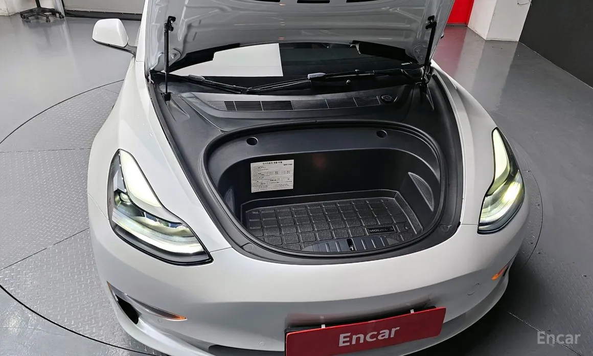 Фото 6 - Tesla Model 3