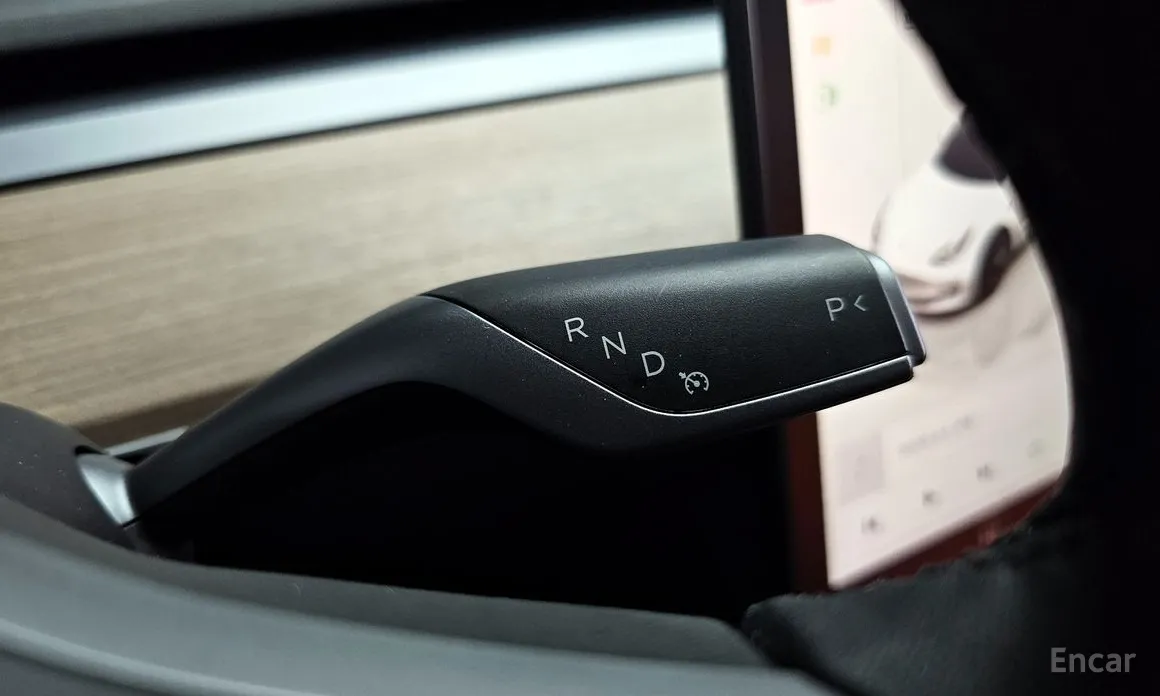 Фото 9 - Tesla Model 3