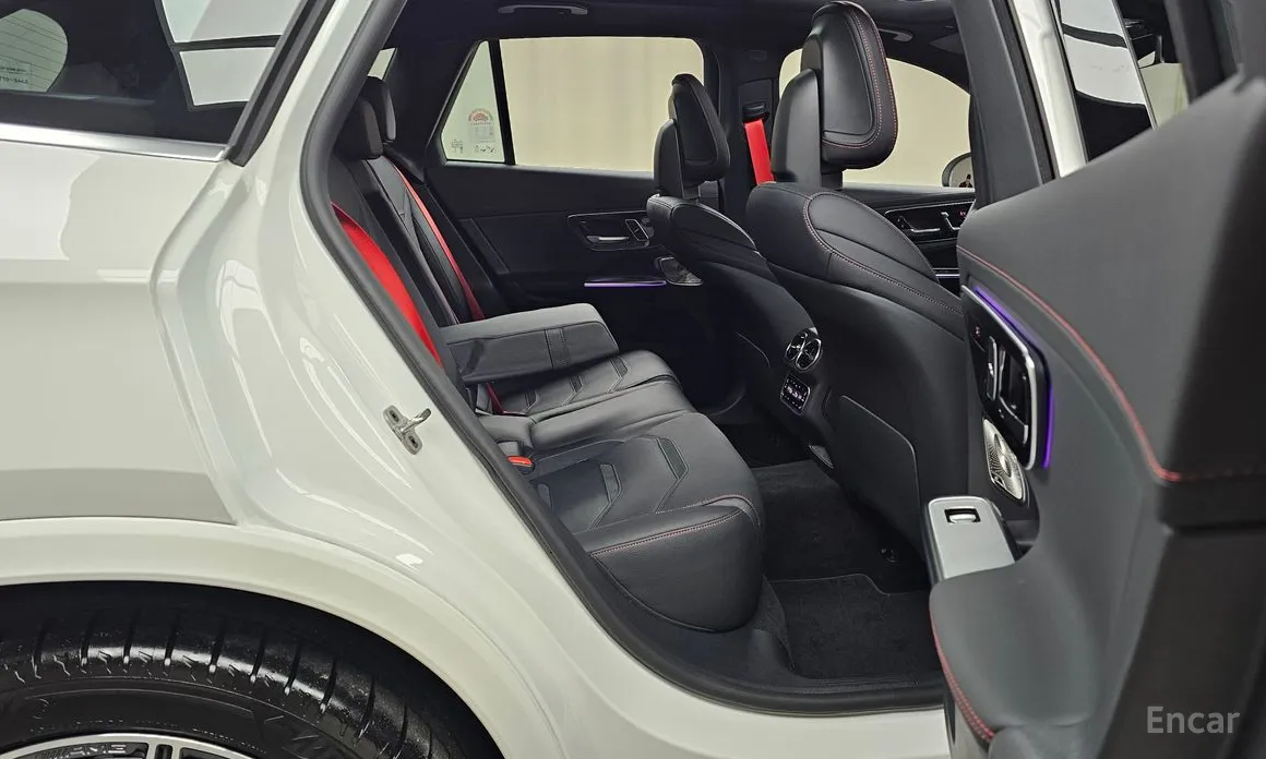 Photo 12 - Mercedes-Benz GLC-Class