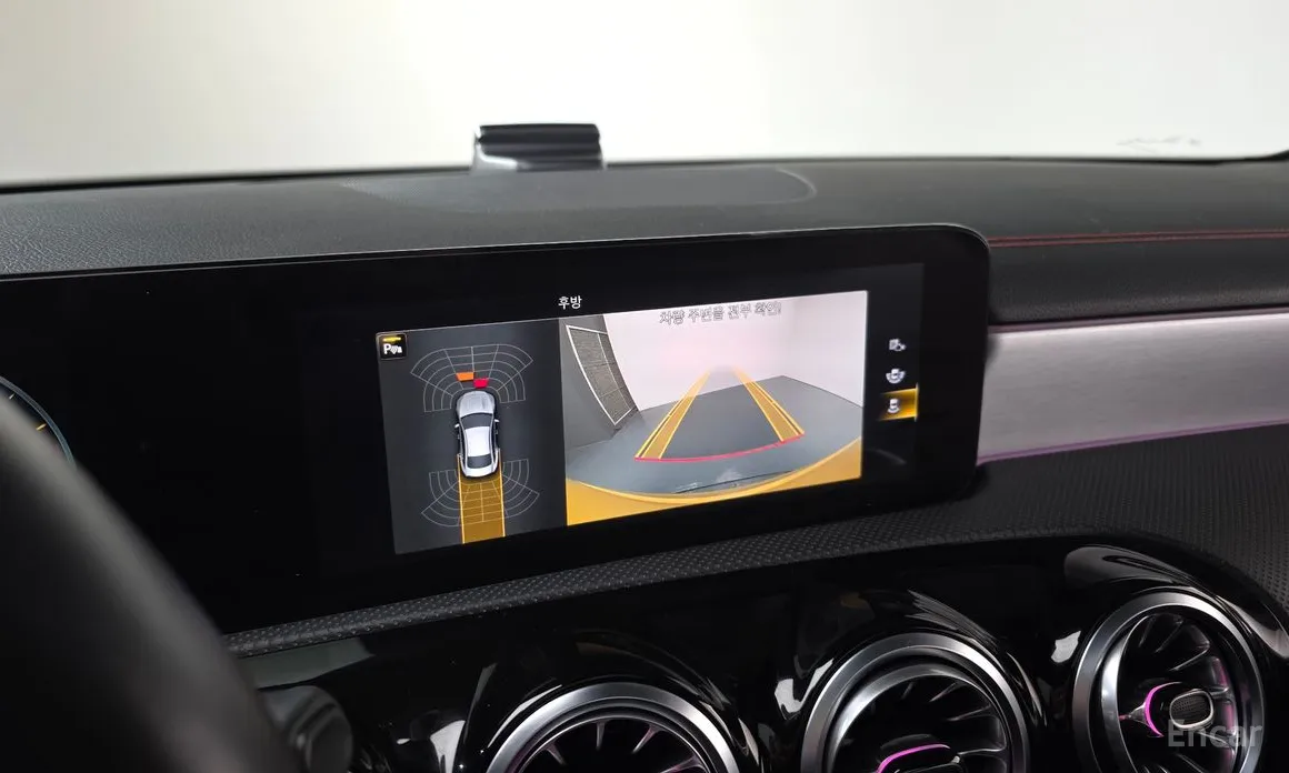 Фото 17 - Mercedes-Benz CLA-Class