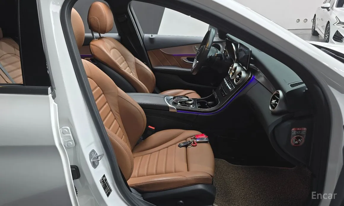 Фото 10 - Mercedes-Benz C-Class