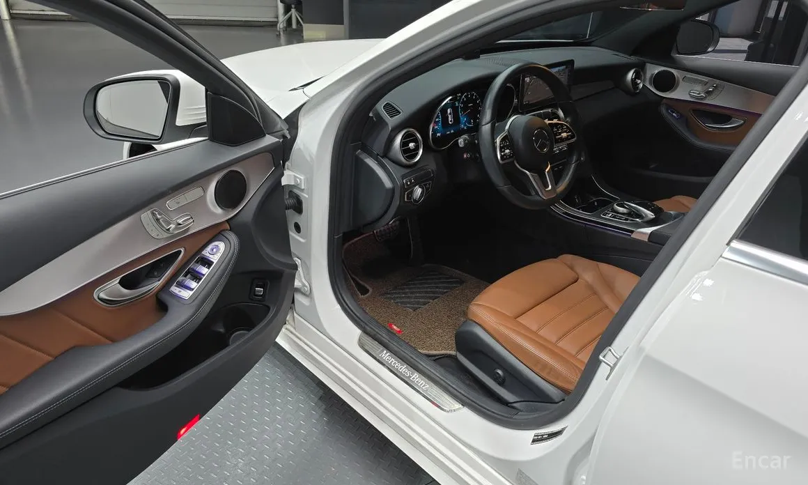 Фото 11 - Mercedes-Benz C-Class