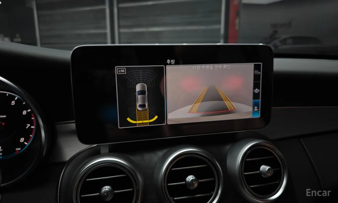 Фото 16 - Mercedes-Benz C-Class