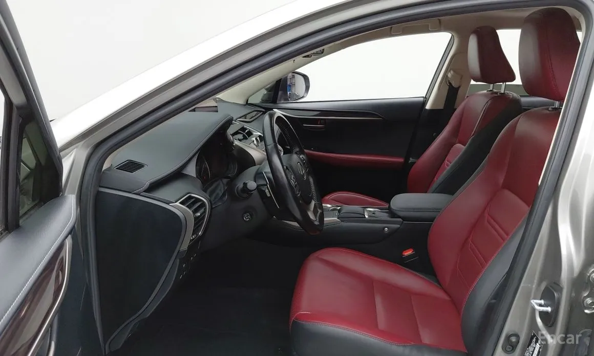 Фото 12 - Lexus NX