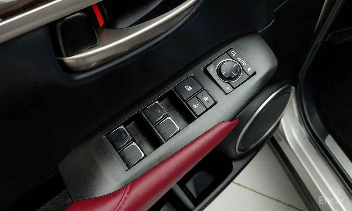 Фото 15 - Lexus NX