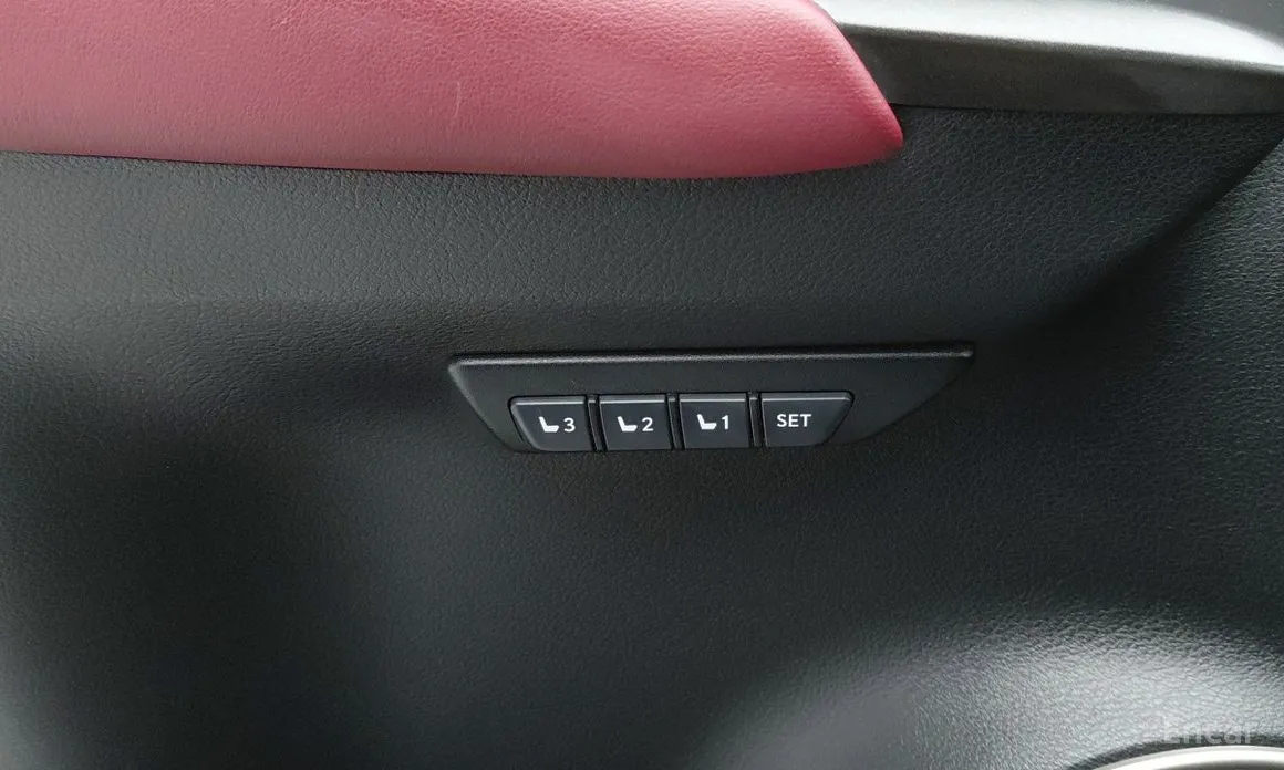 Фото 18 - Lexus NX