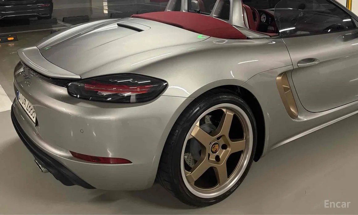 Фото 2 - Porsche 718