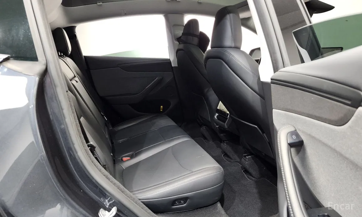 Фото 12 - Tesla Model Y