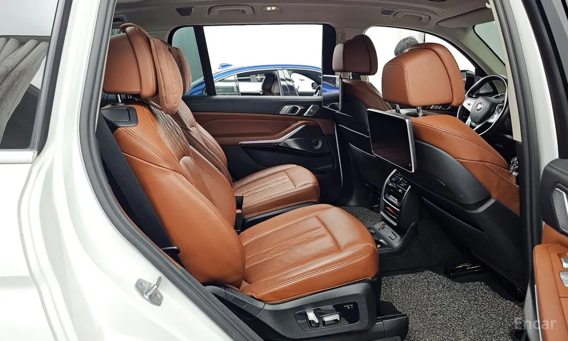 Фото 12 - BMW X7