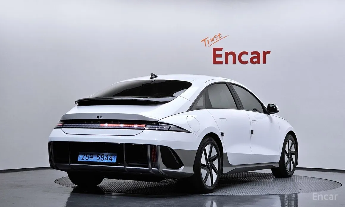 Фото 2 - Hyundai Ioniq 6