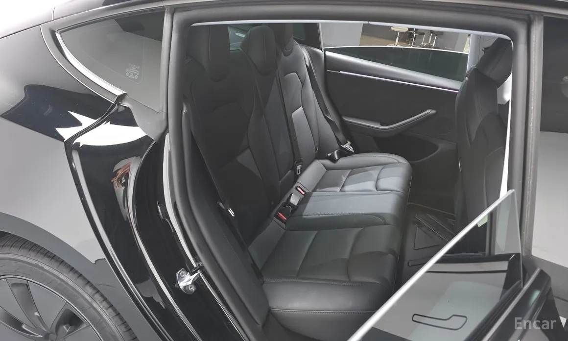 Фото 11 - Tesla Model 3