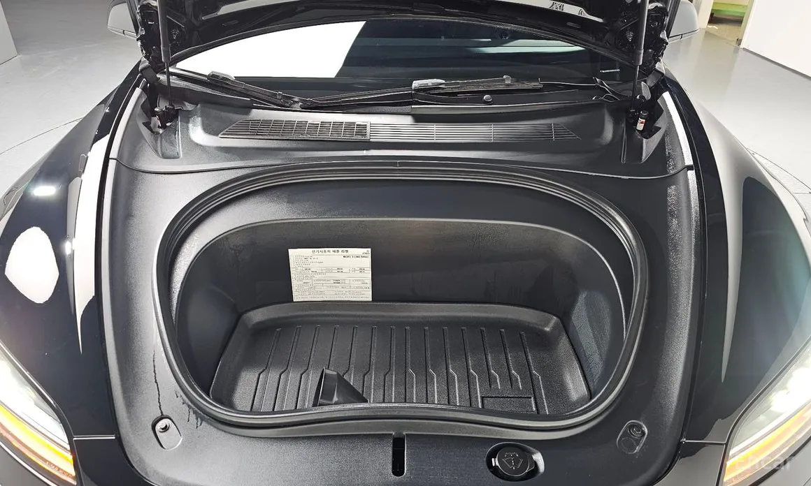 Фото 6 - Tesla Model 3