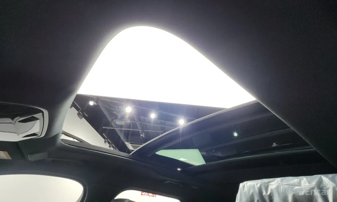 Фото 18 - Land Rover Range Rover Velar