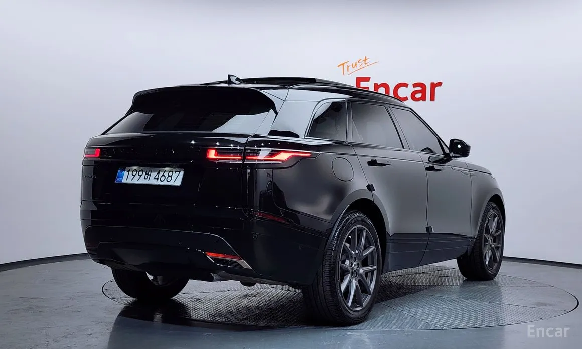 Фото 2 - Land Rover Range Rover Velar