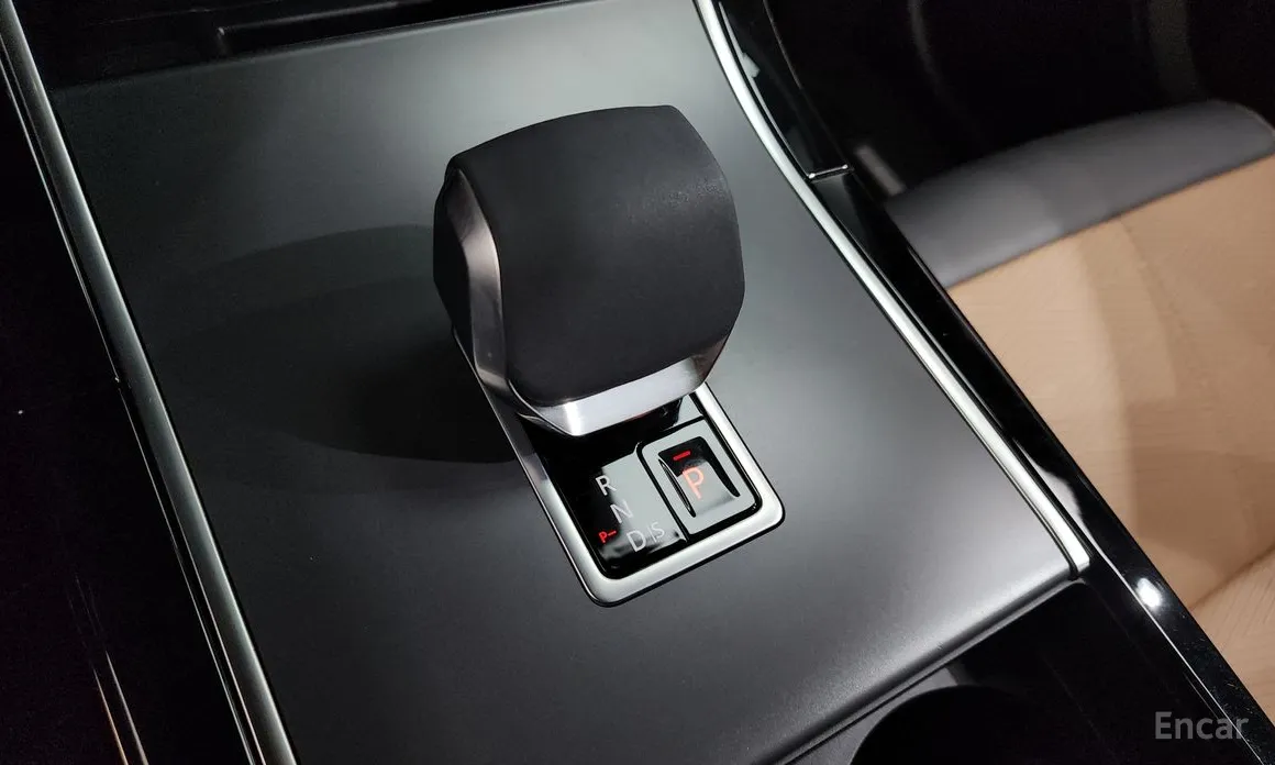 Фото 9 - Land Rover Range Rover Velar