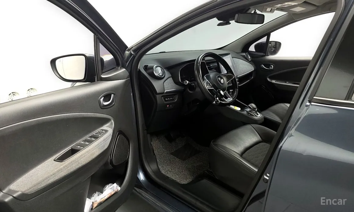 Фото 10 - Renault Zoe